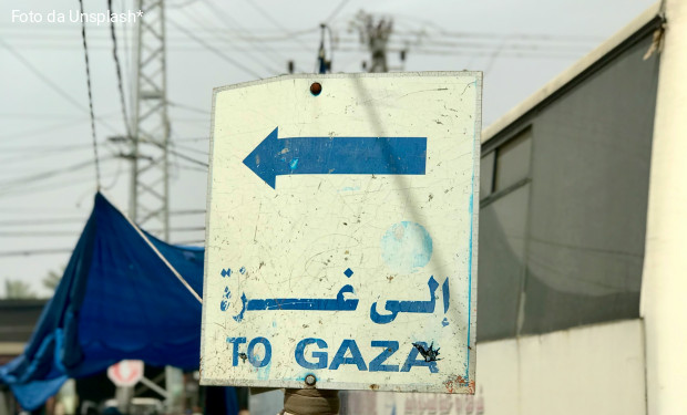 Gaza e la complicità delle armi: “Preti contro il genocidio” in marcia fino a Leonardo